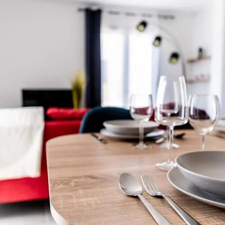 Hébergement de vacances La Maison Vermeil - Grande Maison Moderne à *